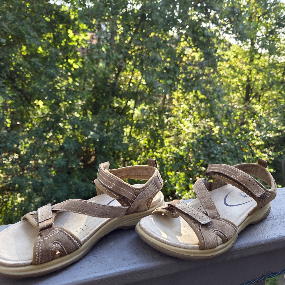 Earth Spirit Tan Sandals